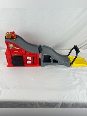 Fisher Price Wheelies Disney Pixar Cars Carry Case Race Track McQueen Spy Mater